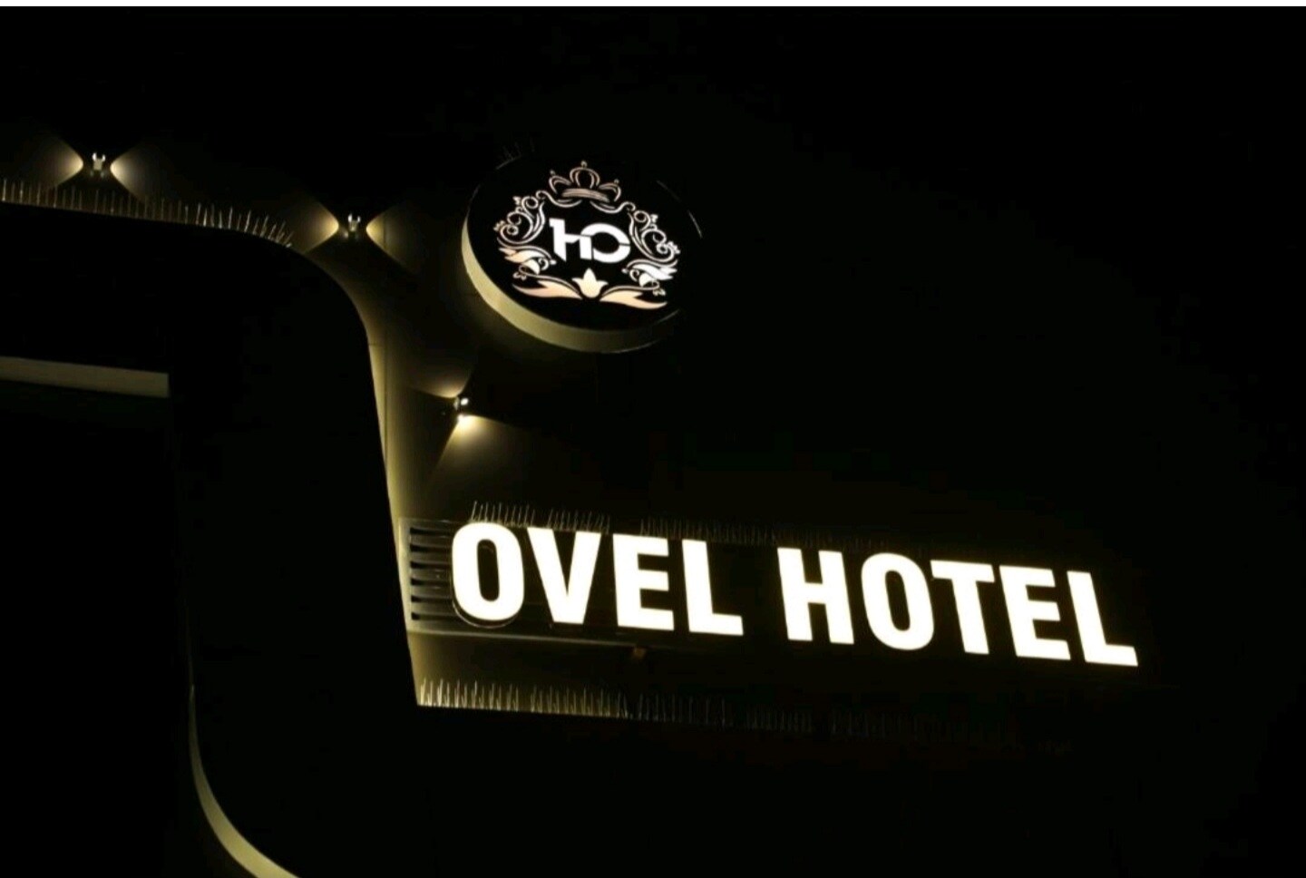 OVEL HOTEL