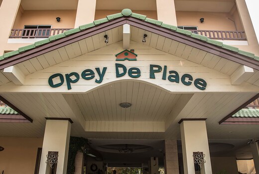 Opey De Place