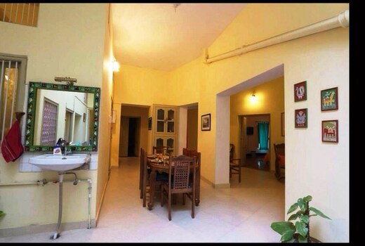 Cozy Inn Homestay | Near Kashi Vishwanath