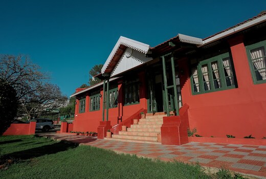 Lakefront Home Hotel