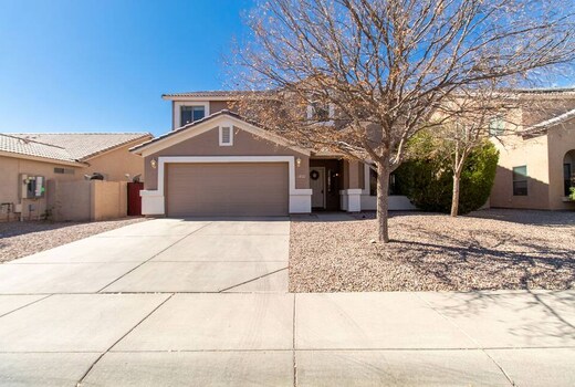 Luxurious Retreat. FREE HTD Pool & Outdoor Fun