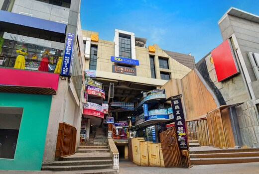 Via Log Inn - Ameerpet Metro Station, Ameerpet