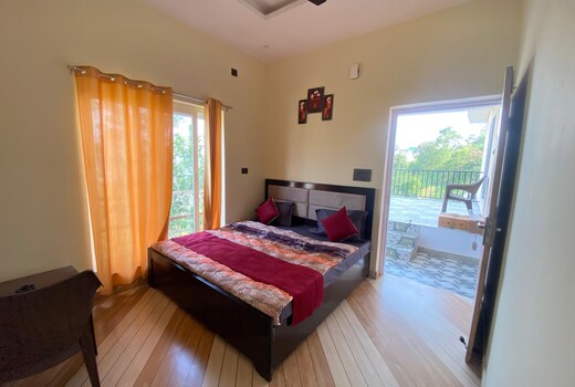 The Mount Breeze -Near By Bhimtal Lake & 19 kms from Kainchi Dham