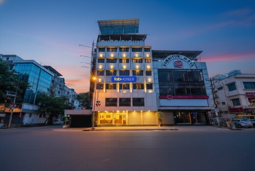 FabHotel Shravan - Nr. Eternity Mall