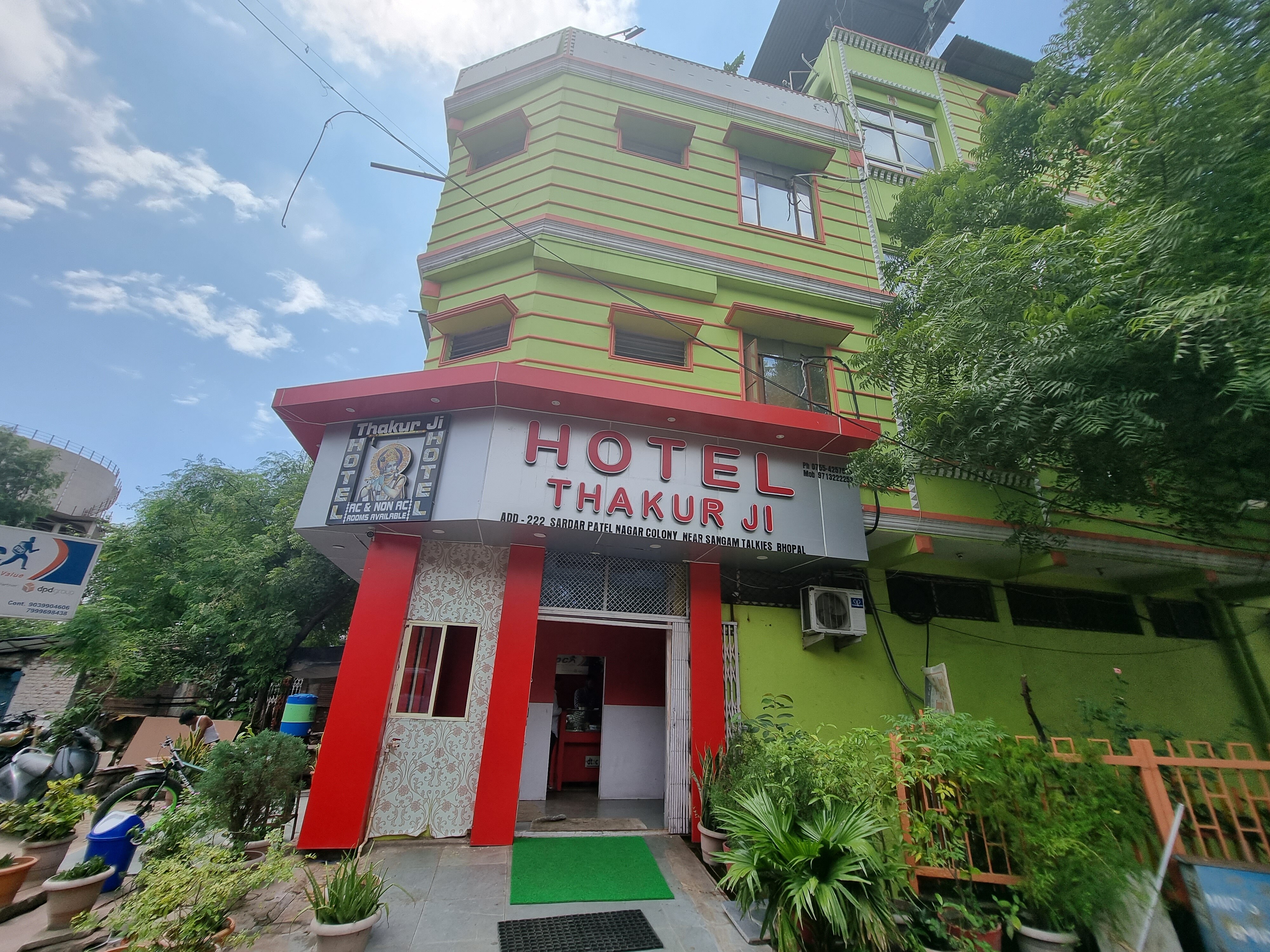 Hotel Thakur Ji