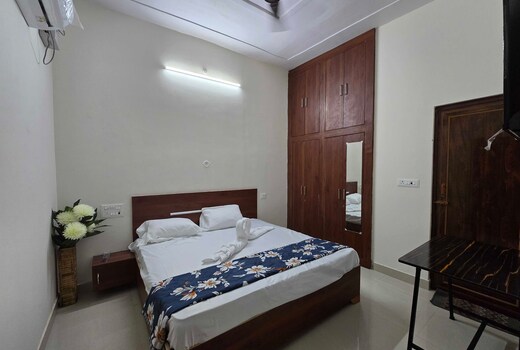 Hotel O HARIGARH INN