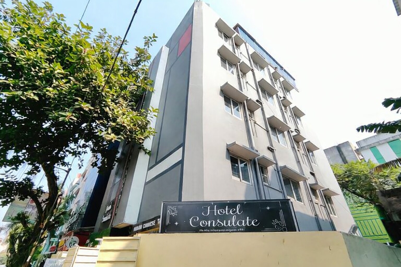 Hotel Consulate