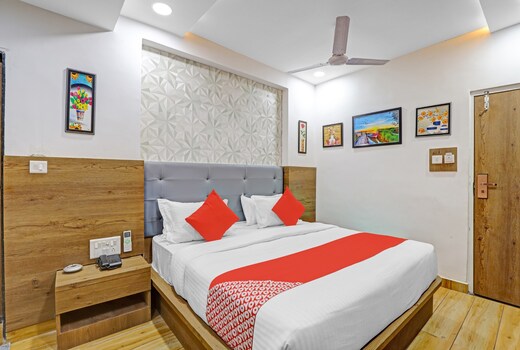 Hotel O R S Palace