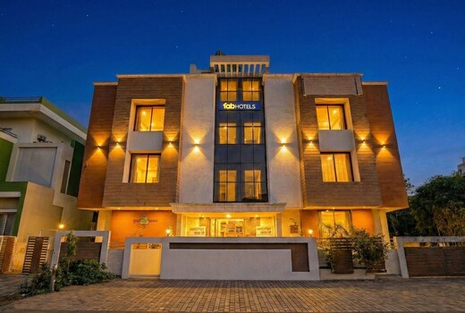 FabHotel Sandalwood Vibes