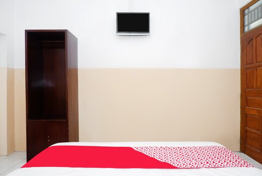OYO 860 Rajasa Hotel