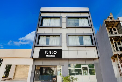 Super Hotel O Lohgarh Road Zirakpur Formerly JB Plaza