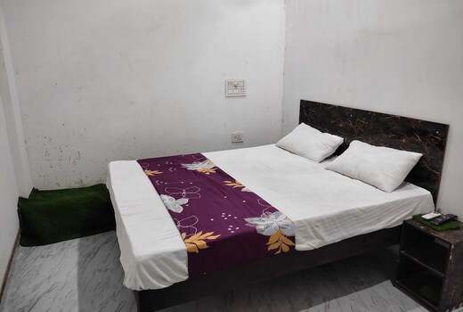Hotel O POP Hotel Royal Palace
