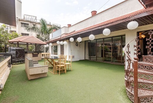 Spacious 5BHK Retreat Dadar Private Terrace & More