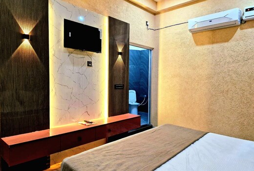 Hotel Keshav Palace