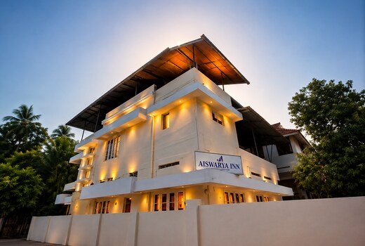 Aiswarya Inn | 4-Min Walk to Padmanabhaswamy Temple