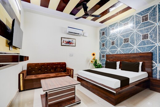Hotel O Divine