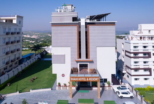The Sky Imperial - Hotel Shahi & Resort