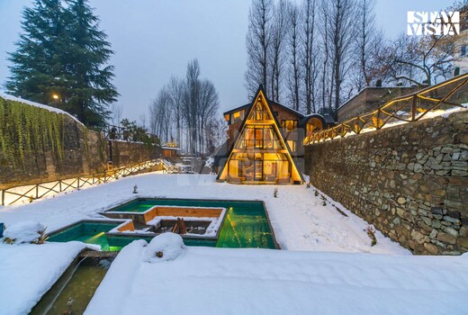 StayVista at Snow