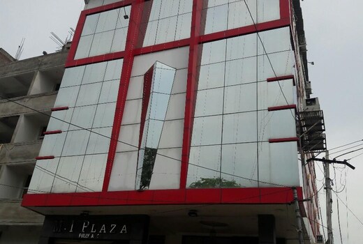 M.I. Plaza