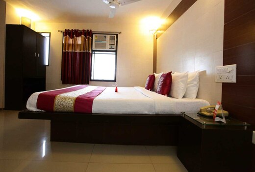Collection O Hotel Krishana stays