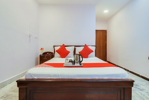 Hotel O Lahari Luxorious Rooms