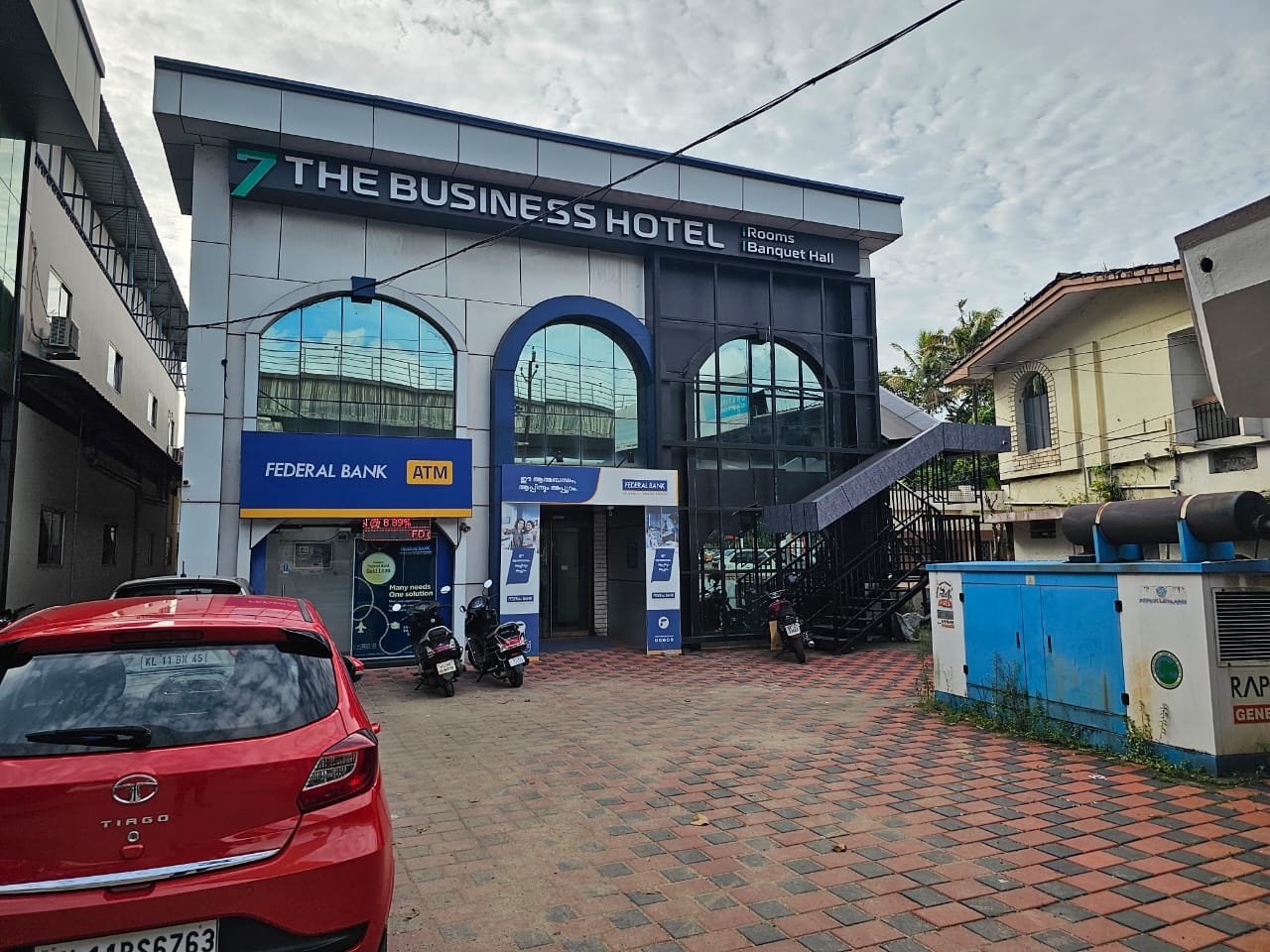 7 The Business Hotel