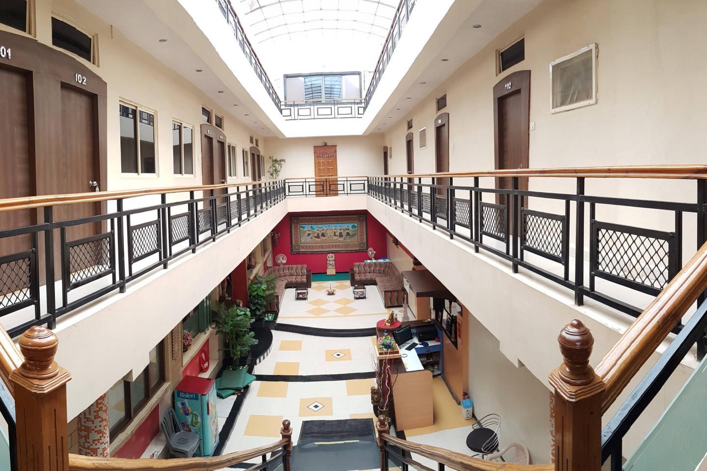 Shiv Hotel