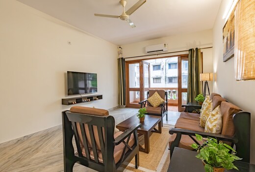 Spacious 2BHK 5 Min Walk To Zalor Beach