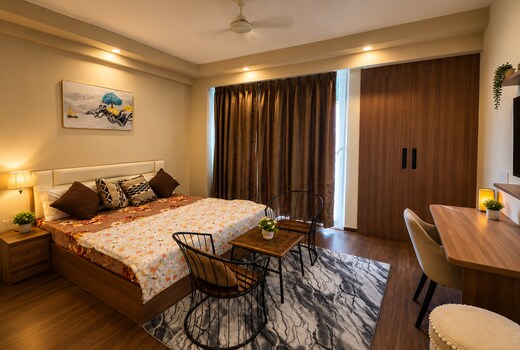 Omaxe luxury stay
