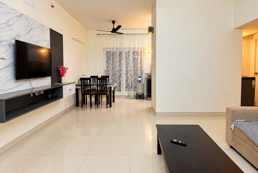 Cozy 2bhk apartment near airport