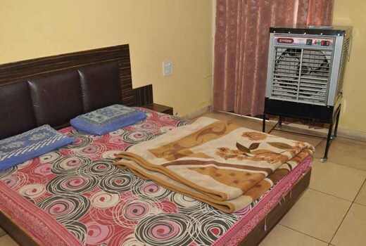Prasher Guest House