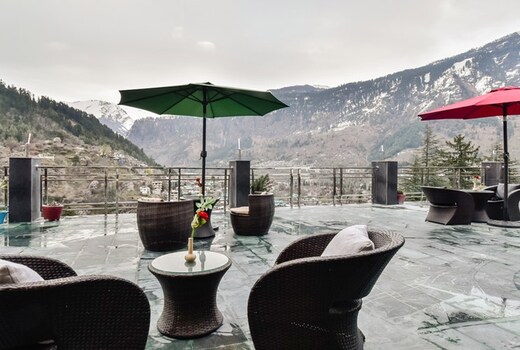 Hotel Snowcrest Manor