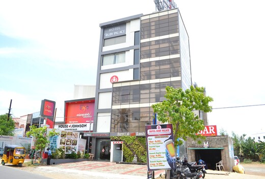 Hotel Ruby Palace