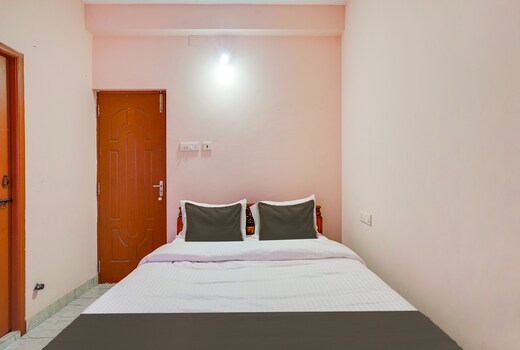 Hotel O Green Park Residency