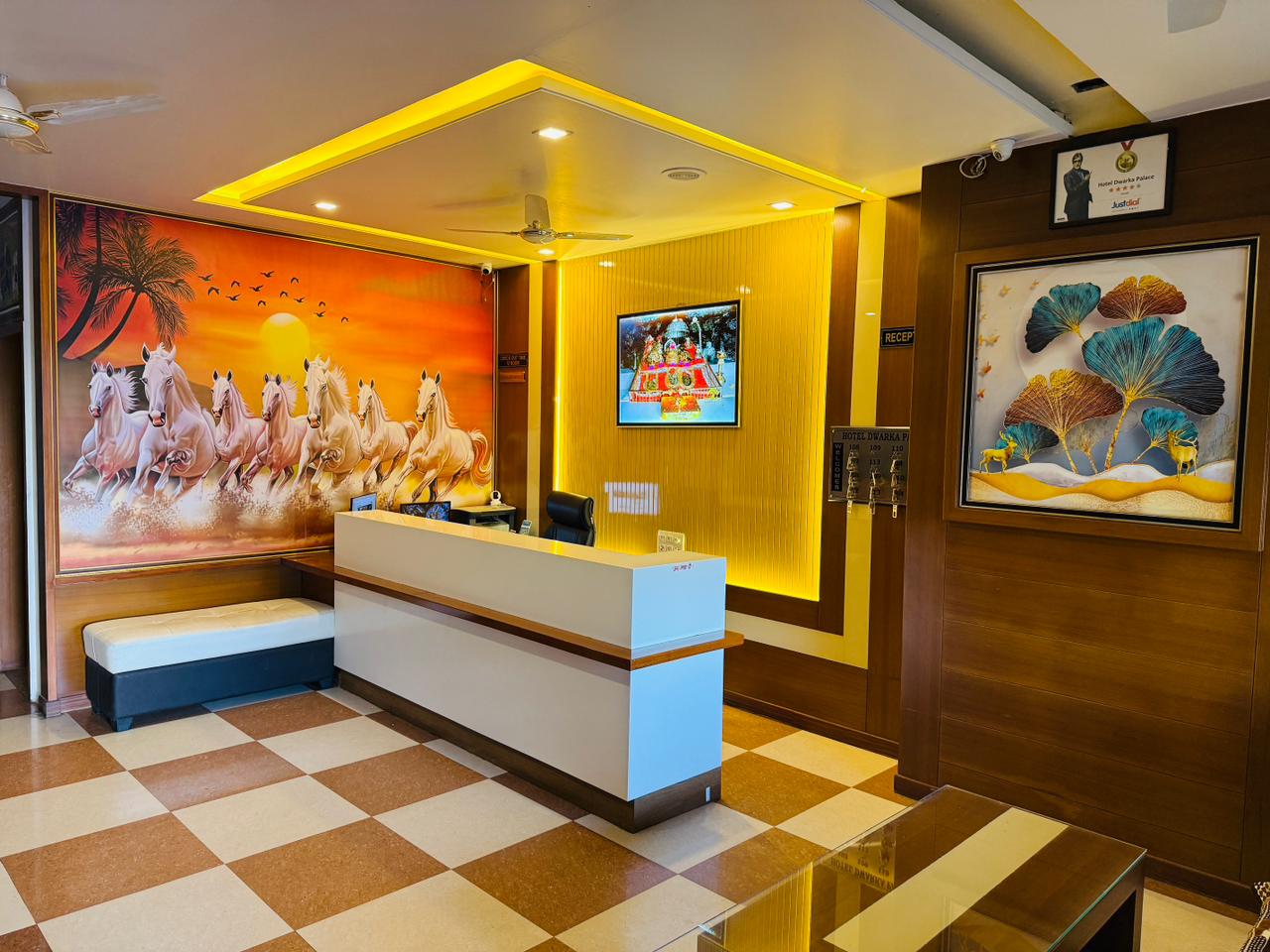Hotel Dwarka Palace