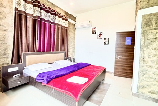 Alpine Villa - 3 BHK Villa with Garden