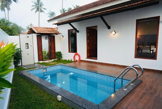 Ayada Cliff Beach Villas