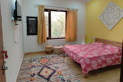 Himalayan Courtyard