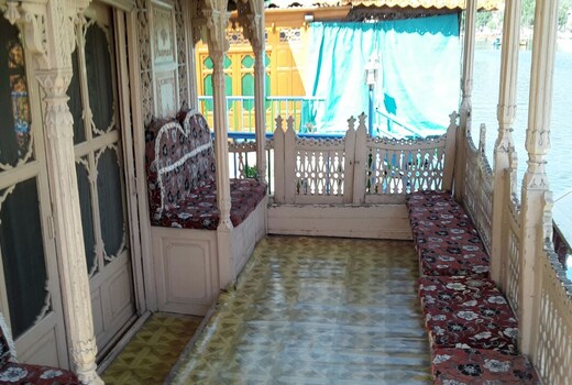 Houseboat Pintail