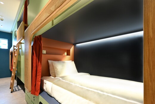 Dream Chaser Boutique Capsule Hotel