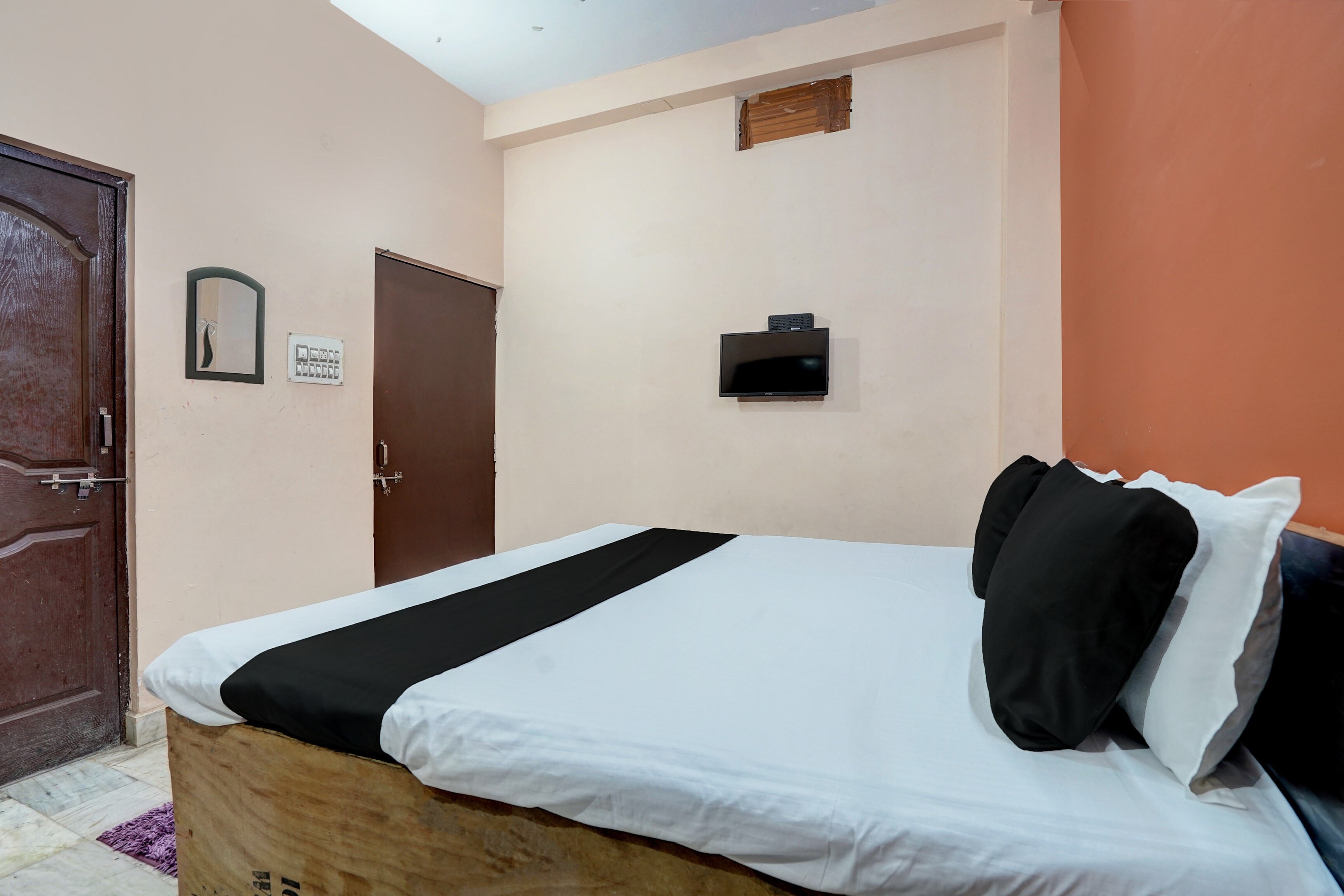 Hotel O Sharad Varanasi