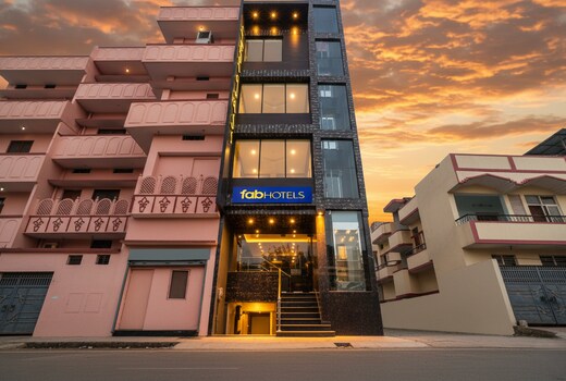FabHotel Lemon Grass - Nr. Assi Ghat