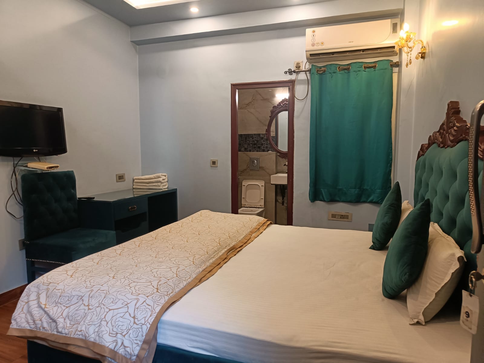 Maya Hotel and Restaurent