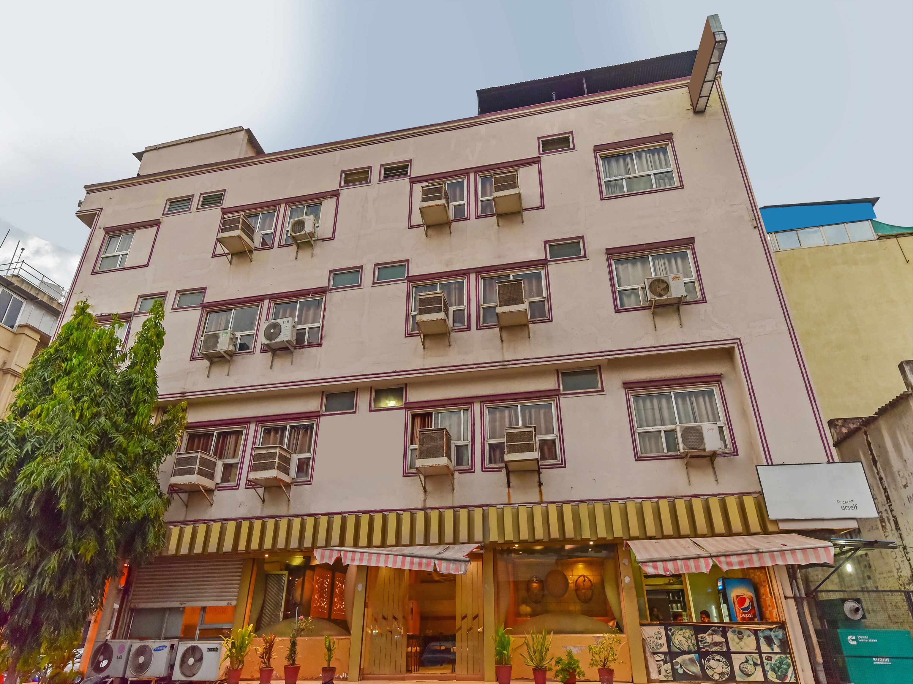 hotel sudarshan palace