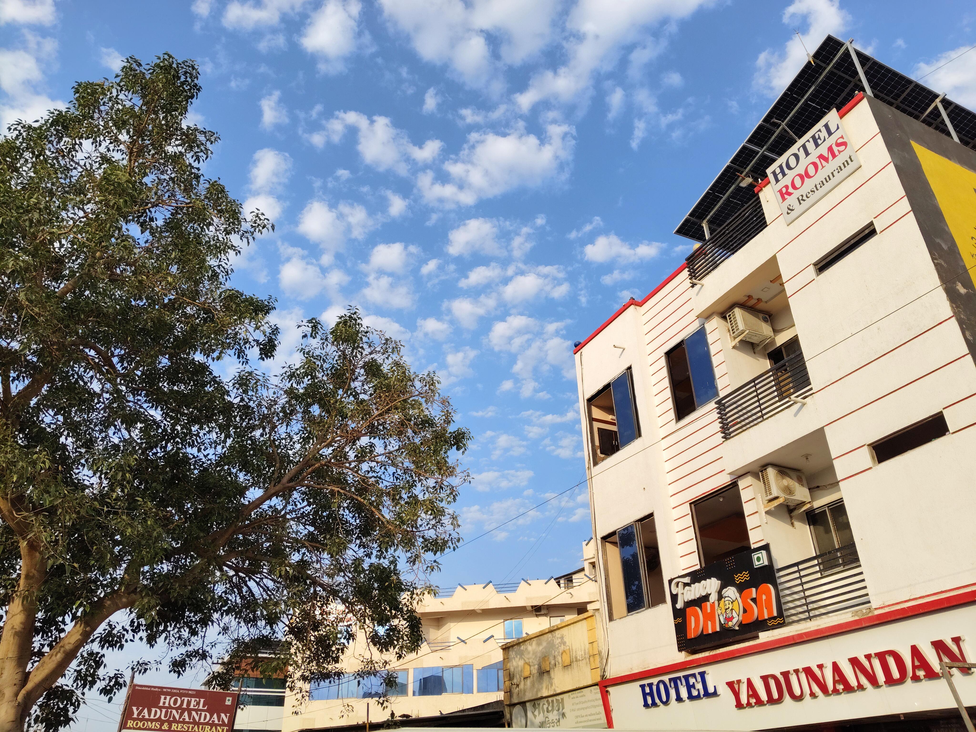 HOTEL YADUNANDAN