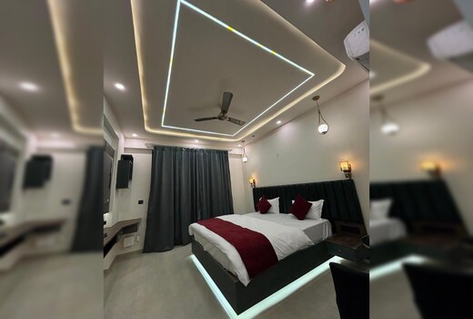 Flat in Lucknow at omaxe hazratganj