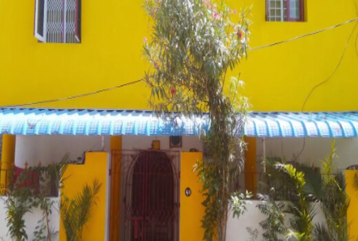 Apartment with free WiFi near airport