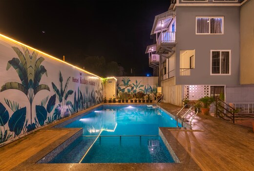 Treebo Kuber Palace with Swimming Pool