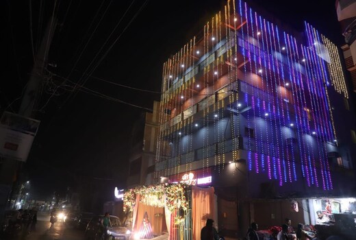 SHREE RADHE HOTEL & BANQUET (A UNIT OF GYANESHWAR VILLA)