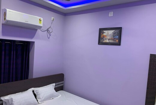 New Ananda Niketan Lodge